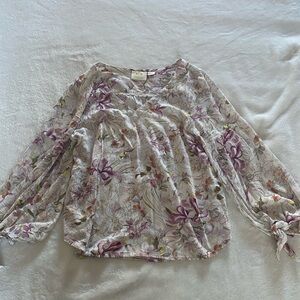 Floral Long-Sleeve V-Neck Blouse in Light Purple